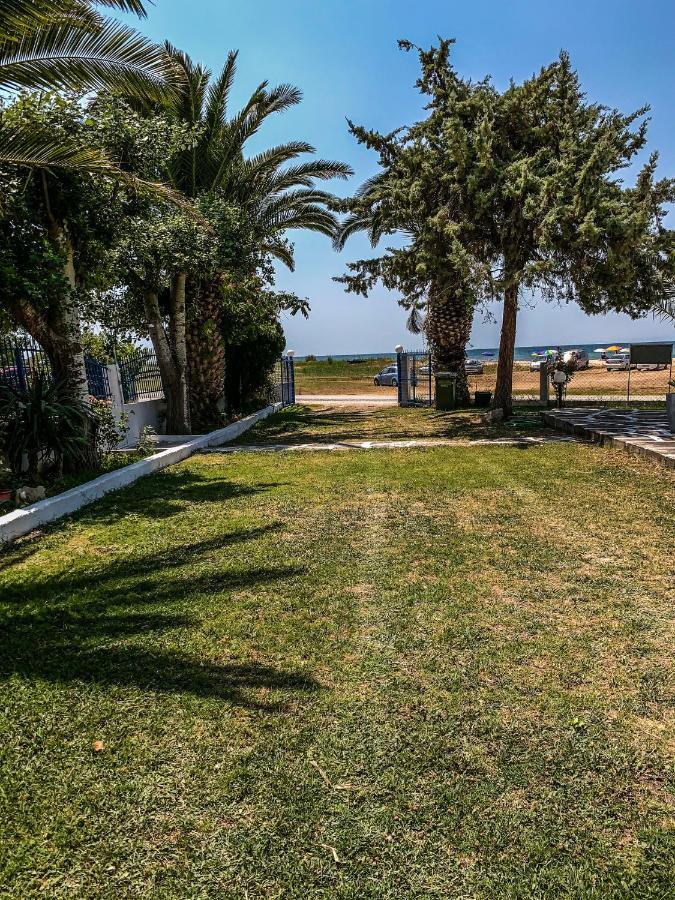 Galinis' Sea Front Studios Nea Kallikrateia Esterno foto